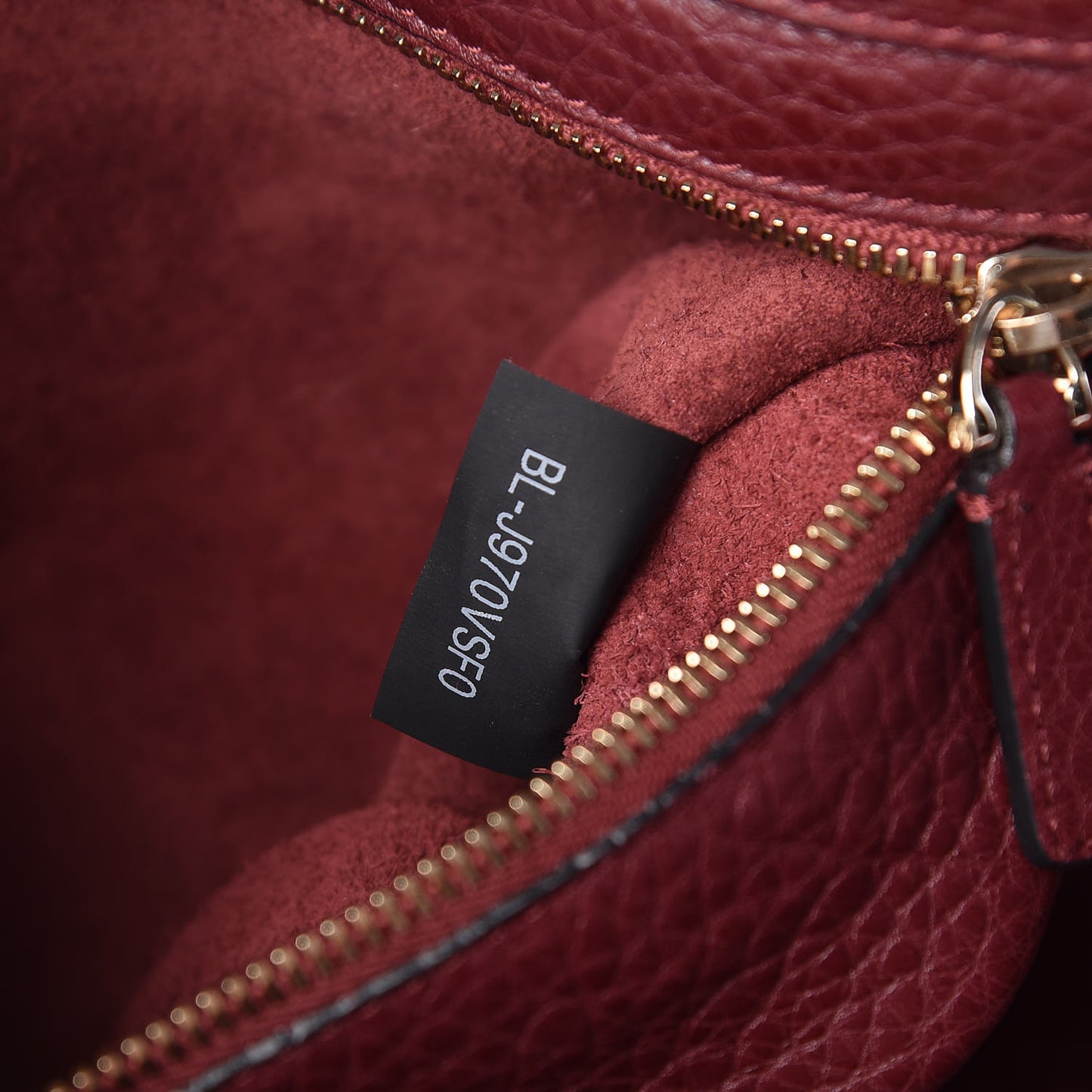 Pebbled Calfskin Medium Rockstud Tote Cremisi