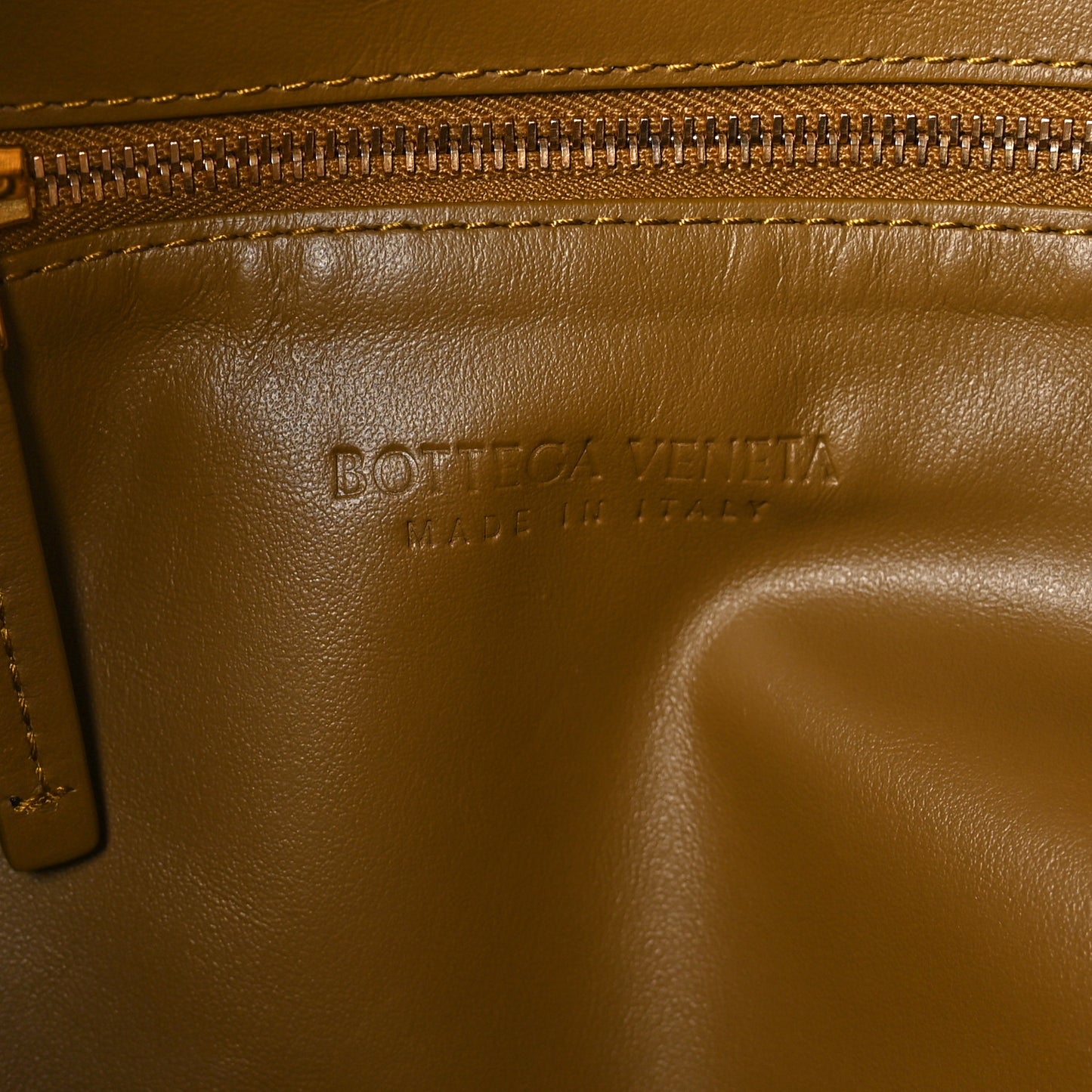 Suede Intrecciato Large Hop Acorn