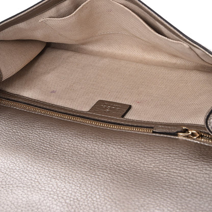 Gucci Metallic Pebbled Calfskin Medium Soho Clutch Golden Beige 5 of 7