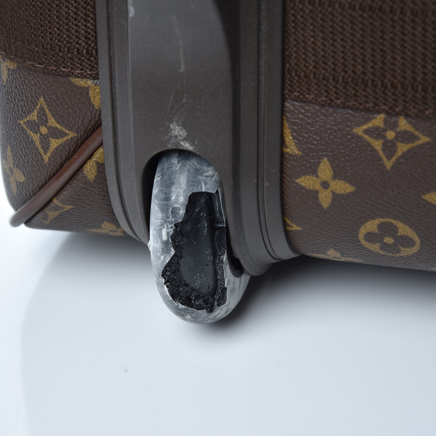 Louis Vuitton Monogram Pegase 55 15 of 21