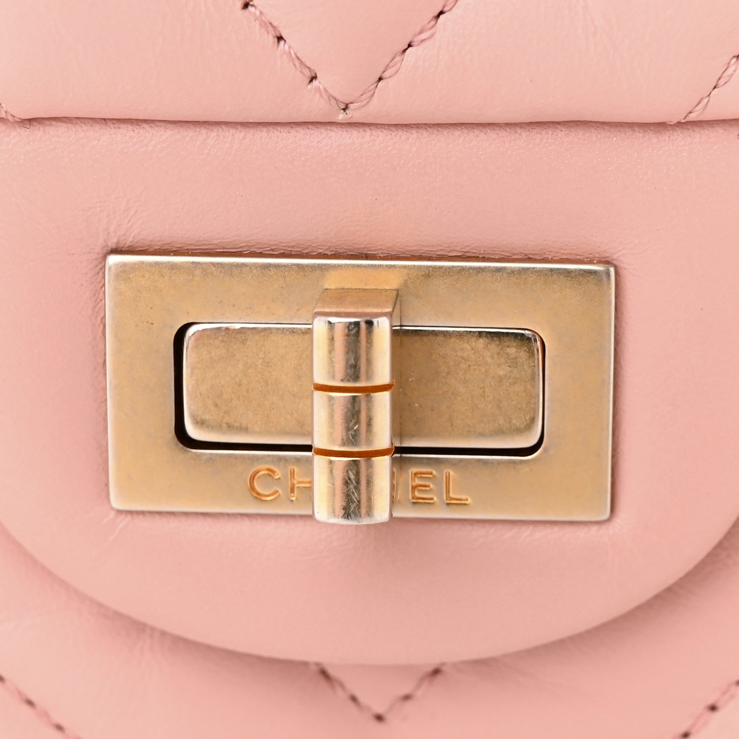 Aged Calfskin Chevron Quilted 2.55 Reissue 226 Flap Light Pink