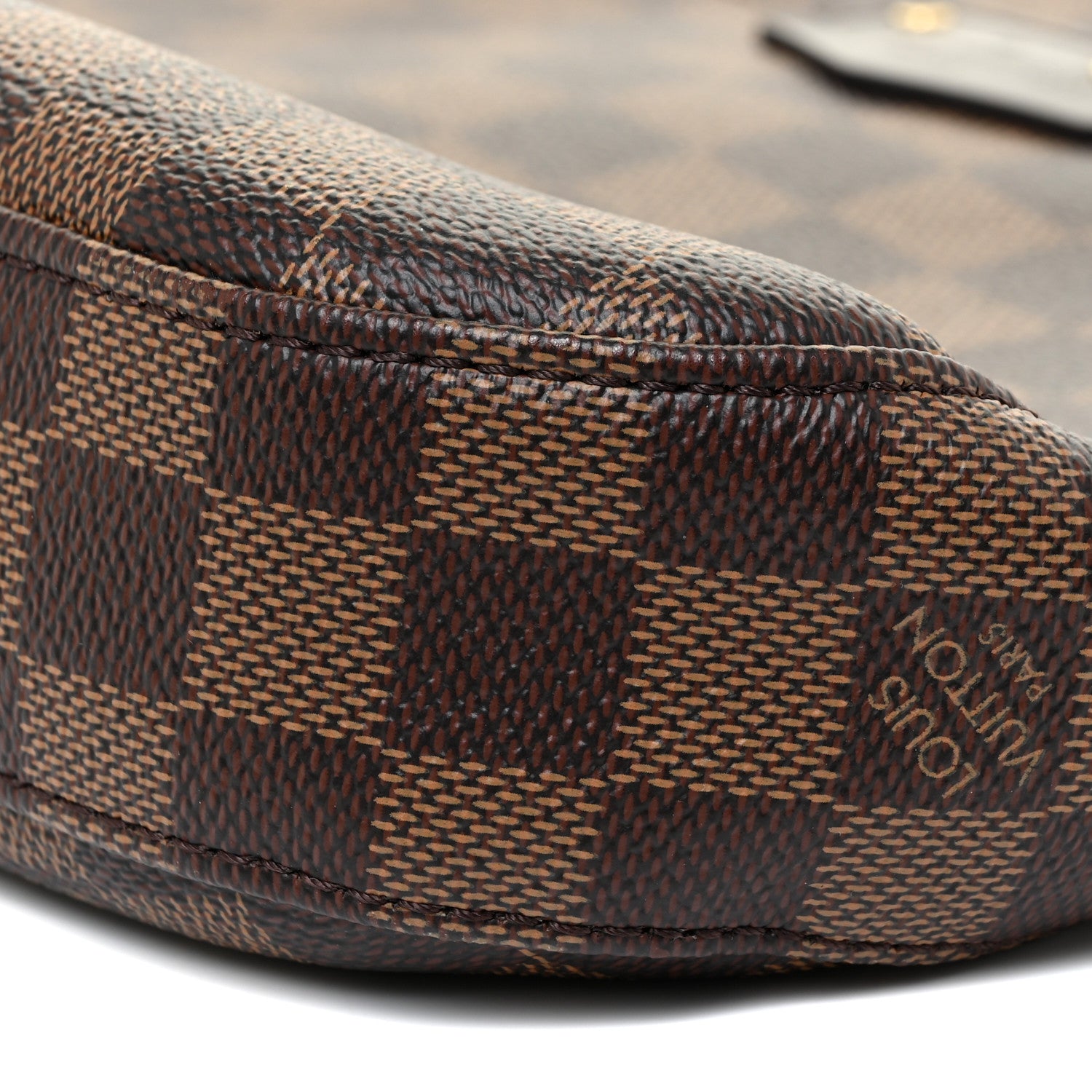 Louis Vuitton Damier Ebene South Bank Besace 9 of 9