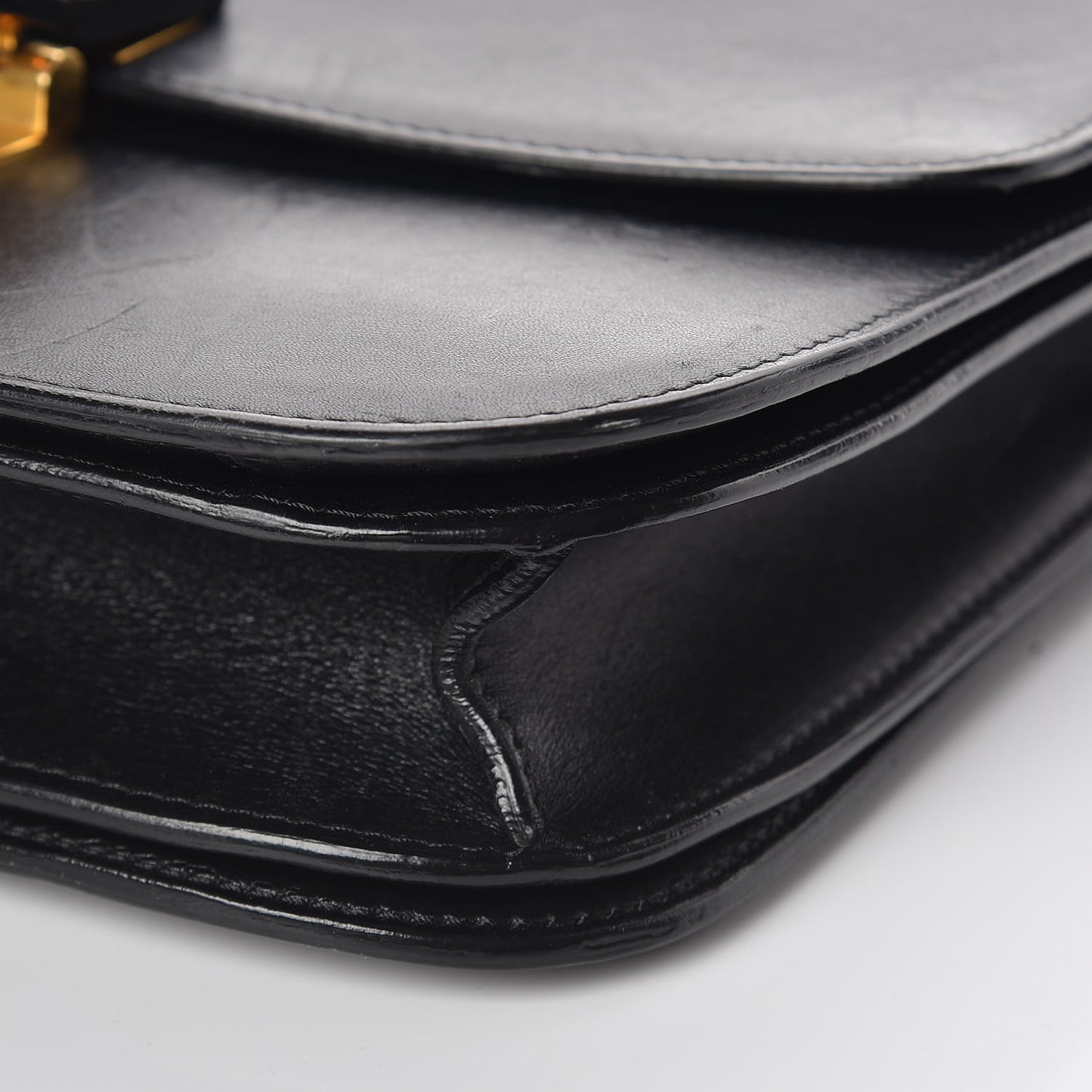 Box Calfskin Medium Classic Box Flap Bag Black