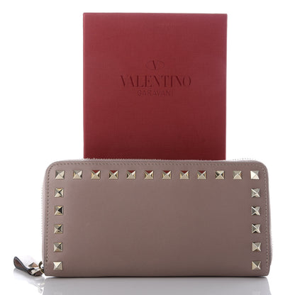 Valentino Garavani Calfskin Rockstud Zip Around Wallet Poudre 7 of 7
