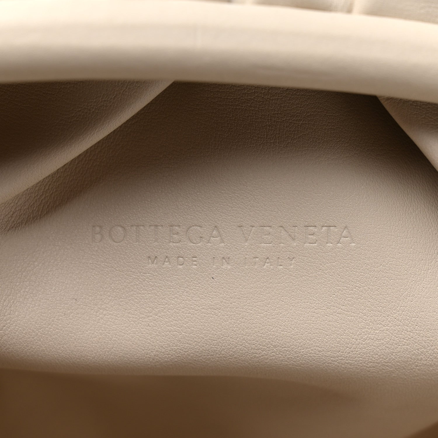 Bottega Veneta Smooth Butter Calf The Pouch Oversized Clutch Plaster 6 of 11