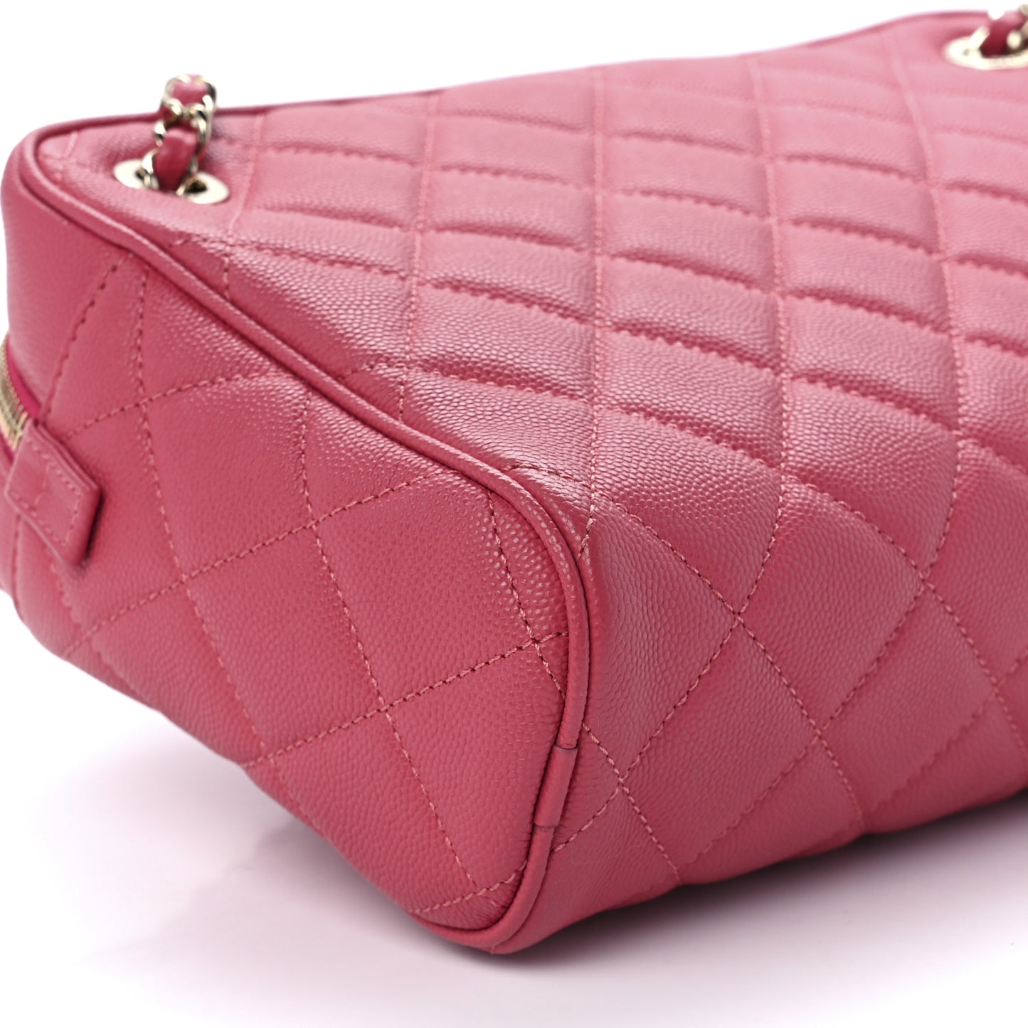 Caviar Quilted Medium In & Out Camera Case Pink