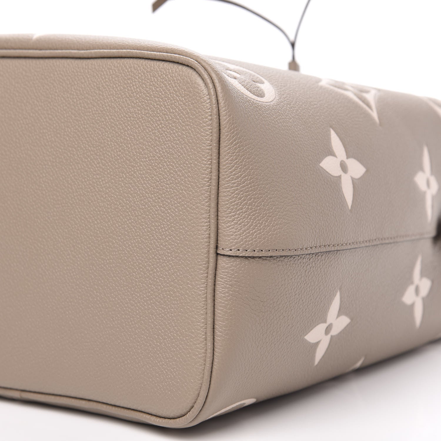 Louis Vuitton Empreinte Monogram Giant Neonoe MM Tourterelle Creme 9 of 9