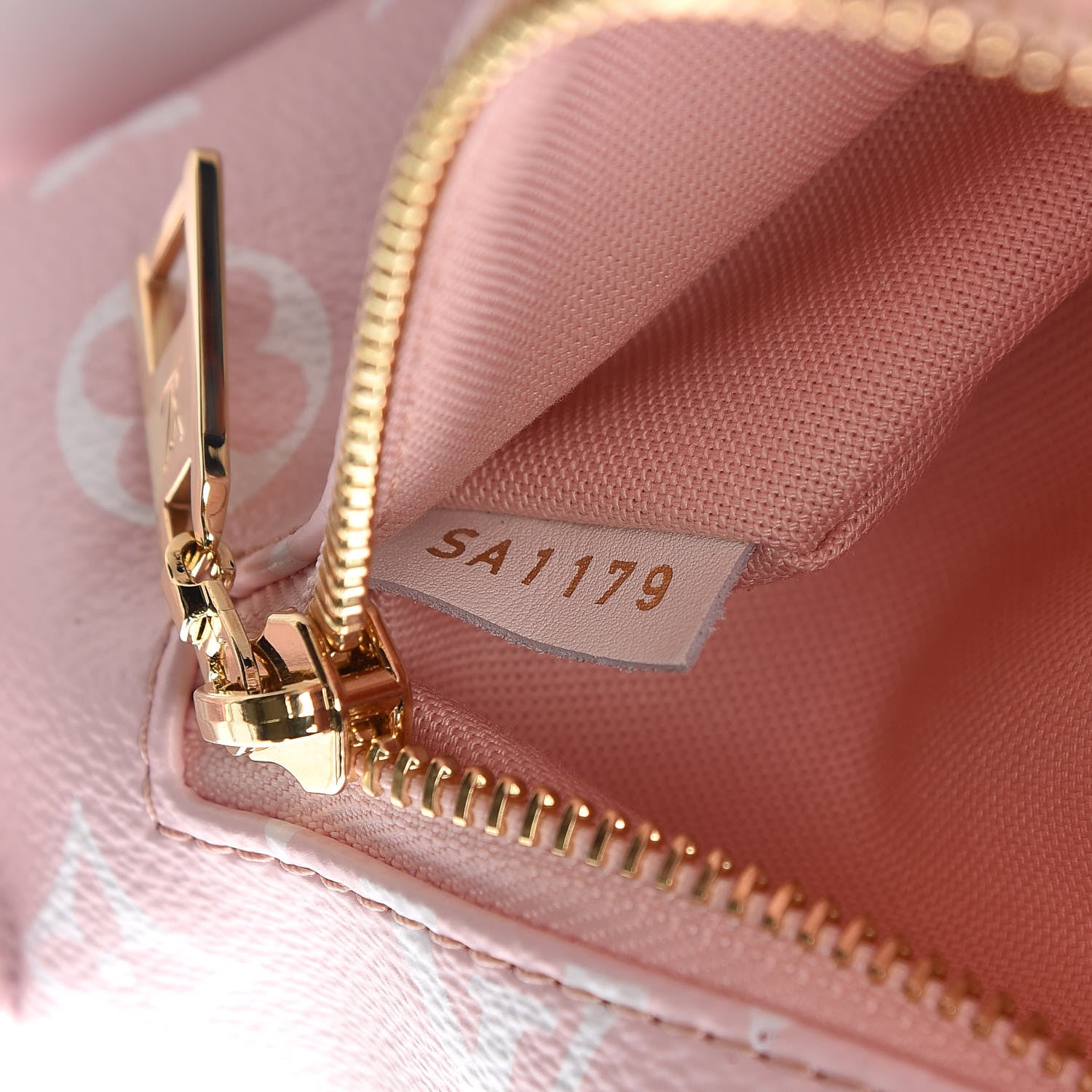 Louis Vuitton Monogram Giant Bumbag Rouge 7 of 9