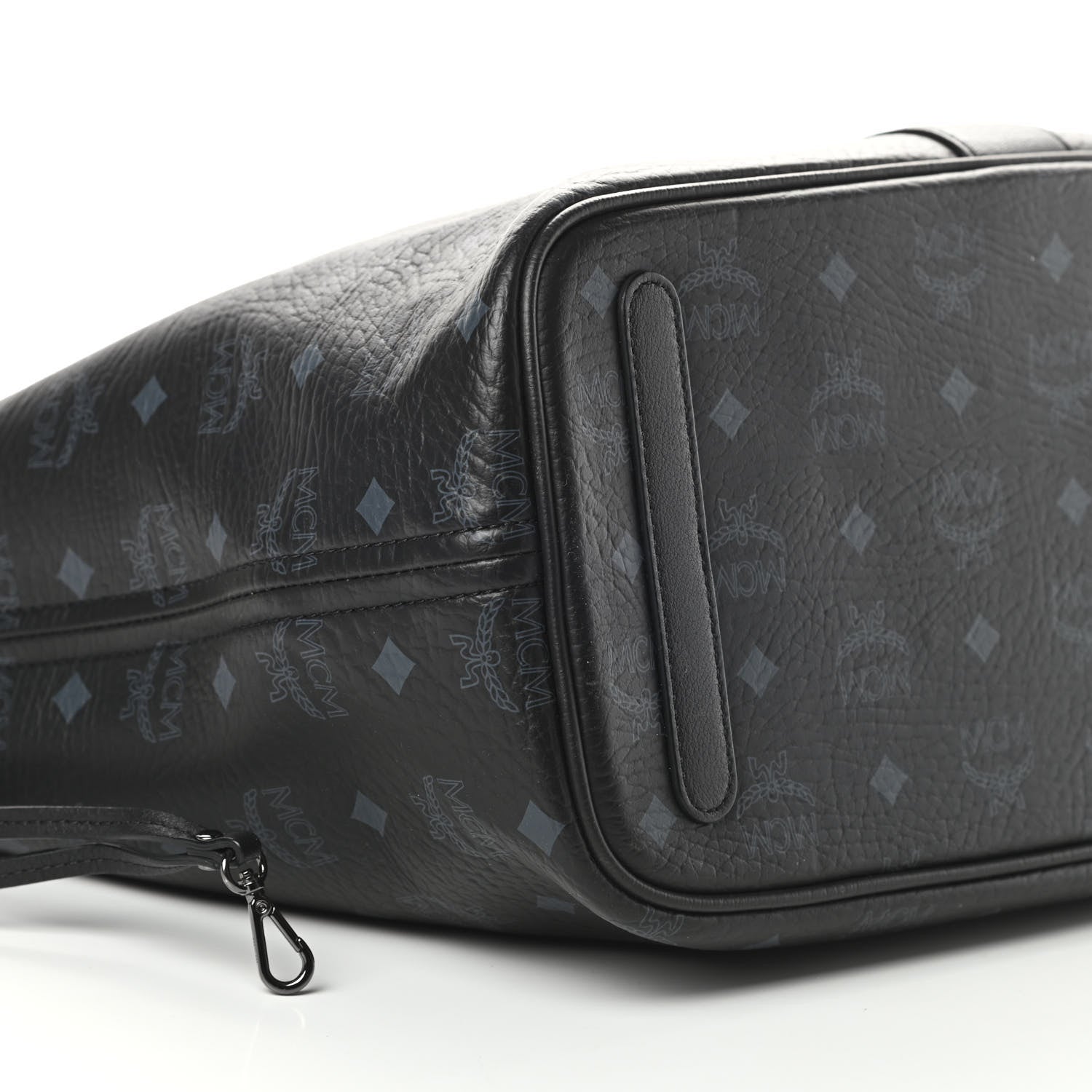 MCM Visetos Medium Liz Reversible Shopper Tote Black 11 of 18