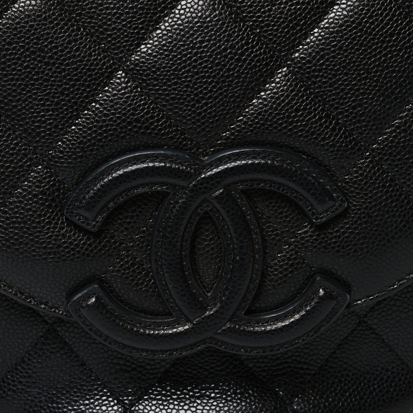 Caviar Quilted Small Messenger Flap Black