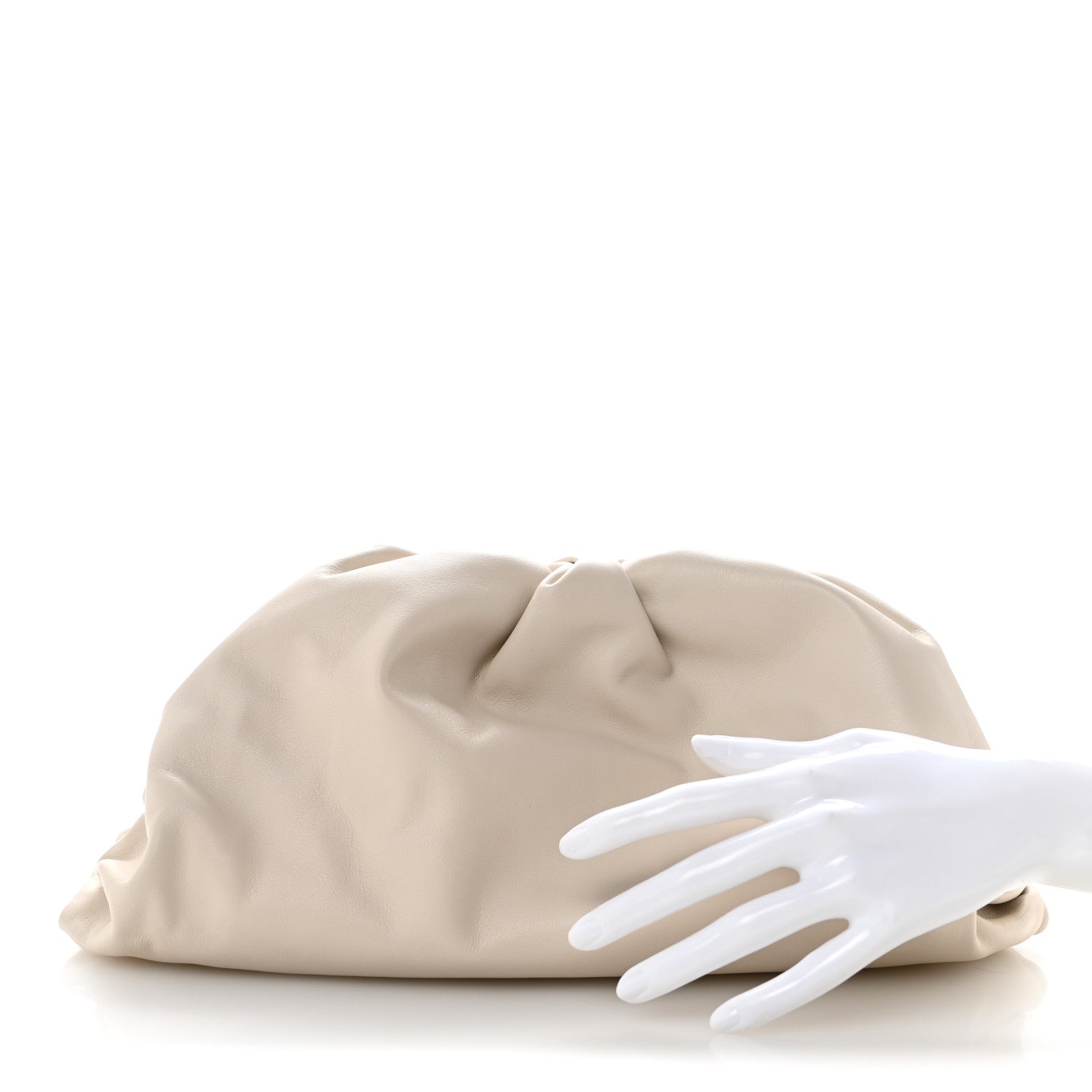 Bottega Veneta Smooth Butter Calf The Pouch Oversized Clutch Plaster 2 of 10