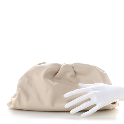 Bottega Veneta Smooth Butter Calf The Pouch Oversized Clutch Plaster 2 of 10