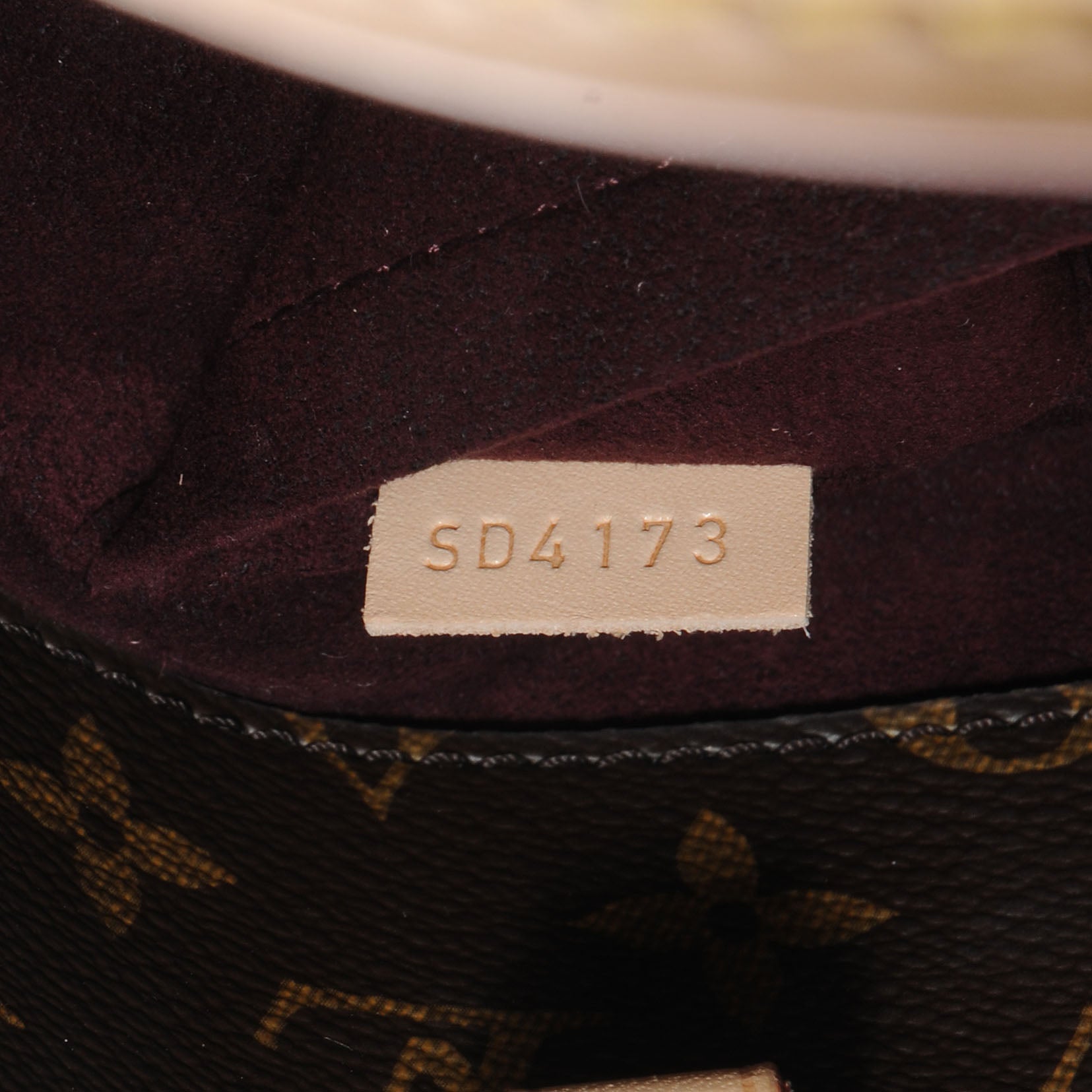 Louis Vuitton Monogram Montaigne MM 7 of 7