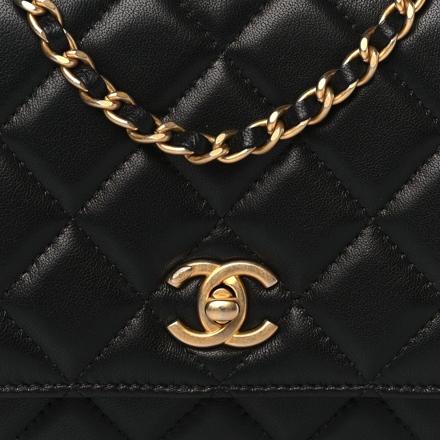 Lambskin Quilted CC Pearl Crush Wallet on Chain WOC Black