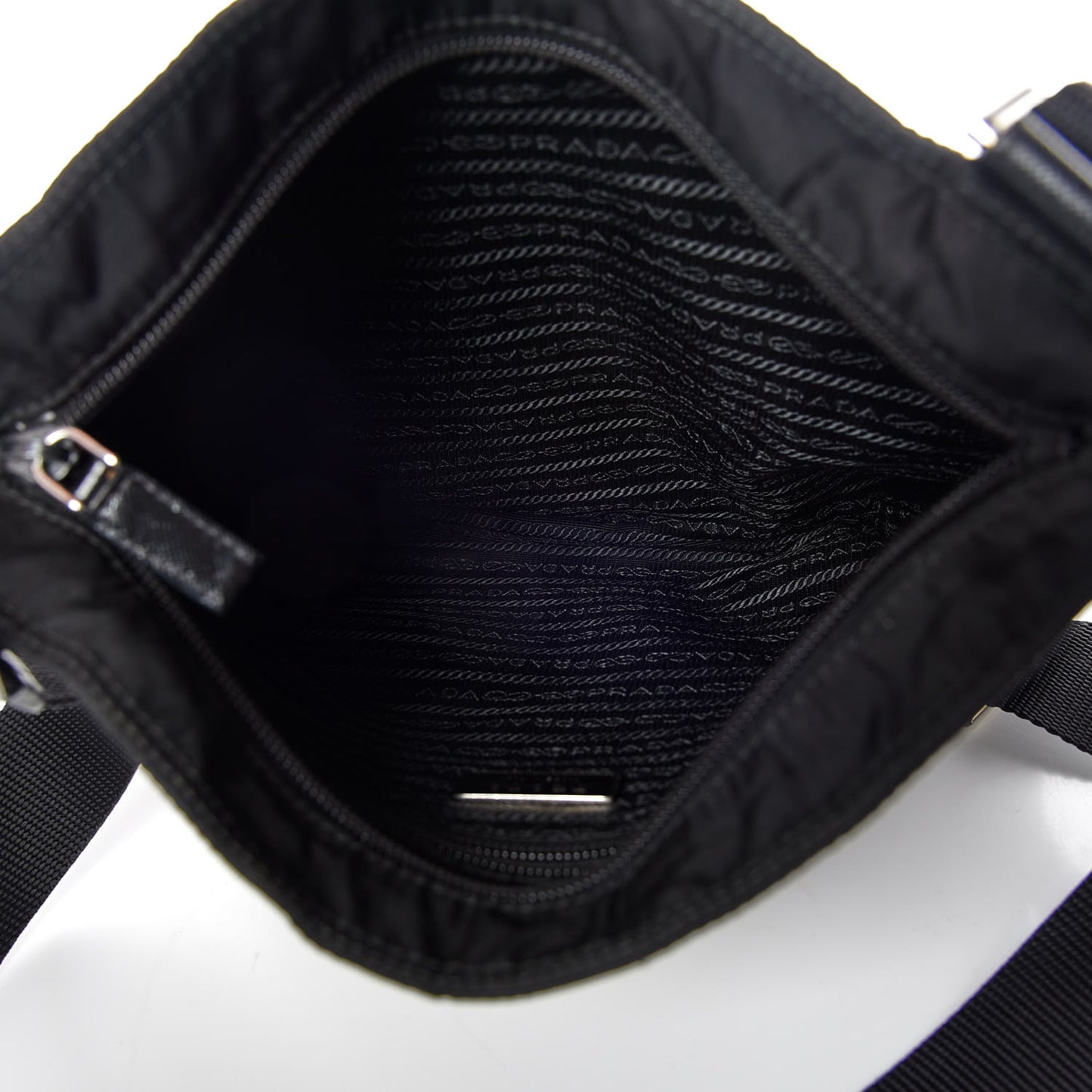 Nylon Flat Messenger Bag Black