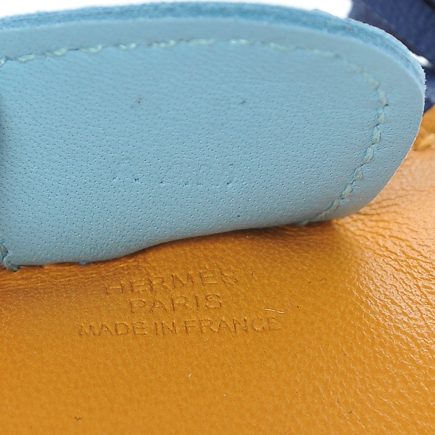 Milo Lambskin Grigri Rodeo Horse Bag Charm MM Naturel Bouton D'Or Celeste Bleu Saphir