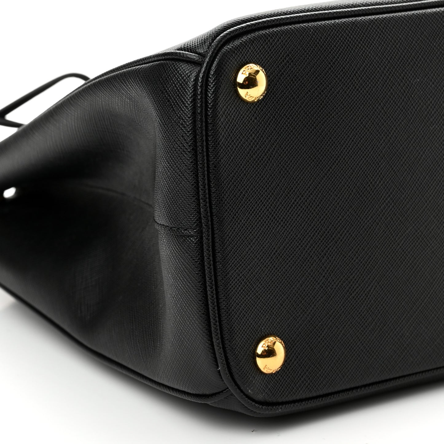 Saffiano Medium Galleria Double Zip Tote Black