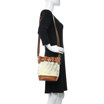 Fendi TPU FF Vitello Aura F is Fendi Grande Mon Tresor Bucket Bag White Cuoio 2 of 21