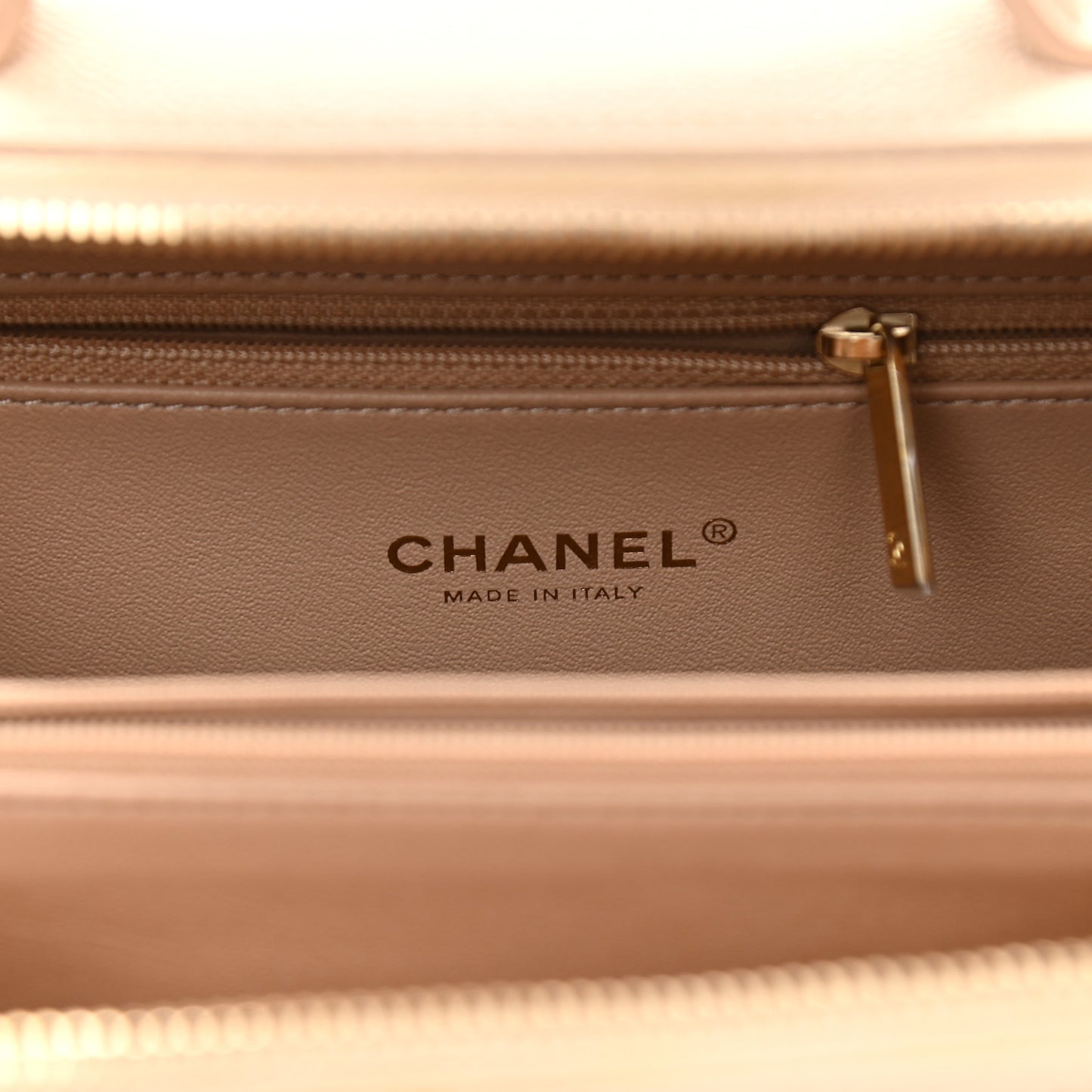 Caviar Quilted Medium CC Filigree Vanity Case Beige