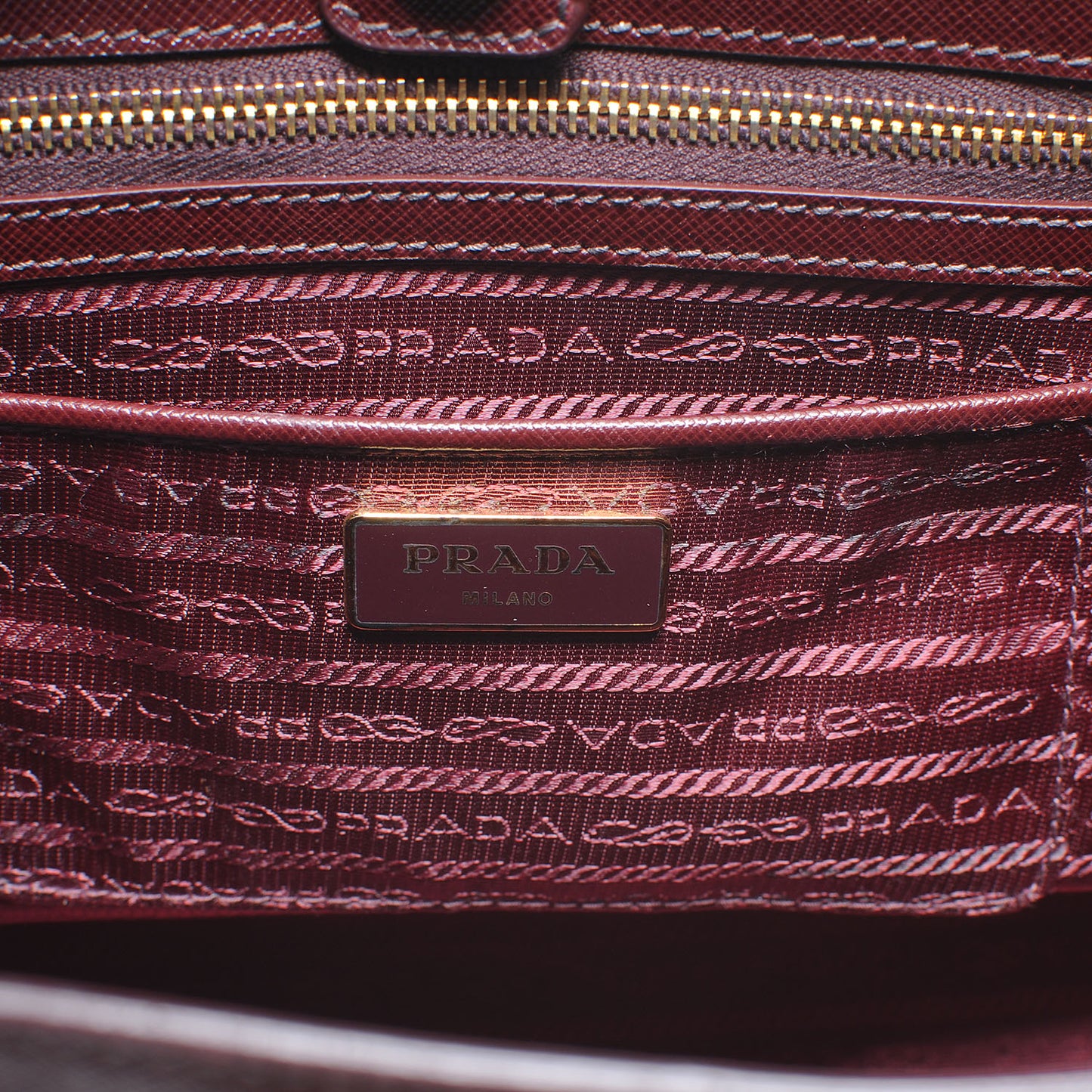 Saffiano Lux Medium Tote Bordeaux