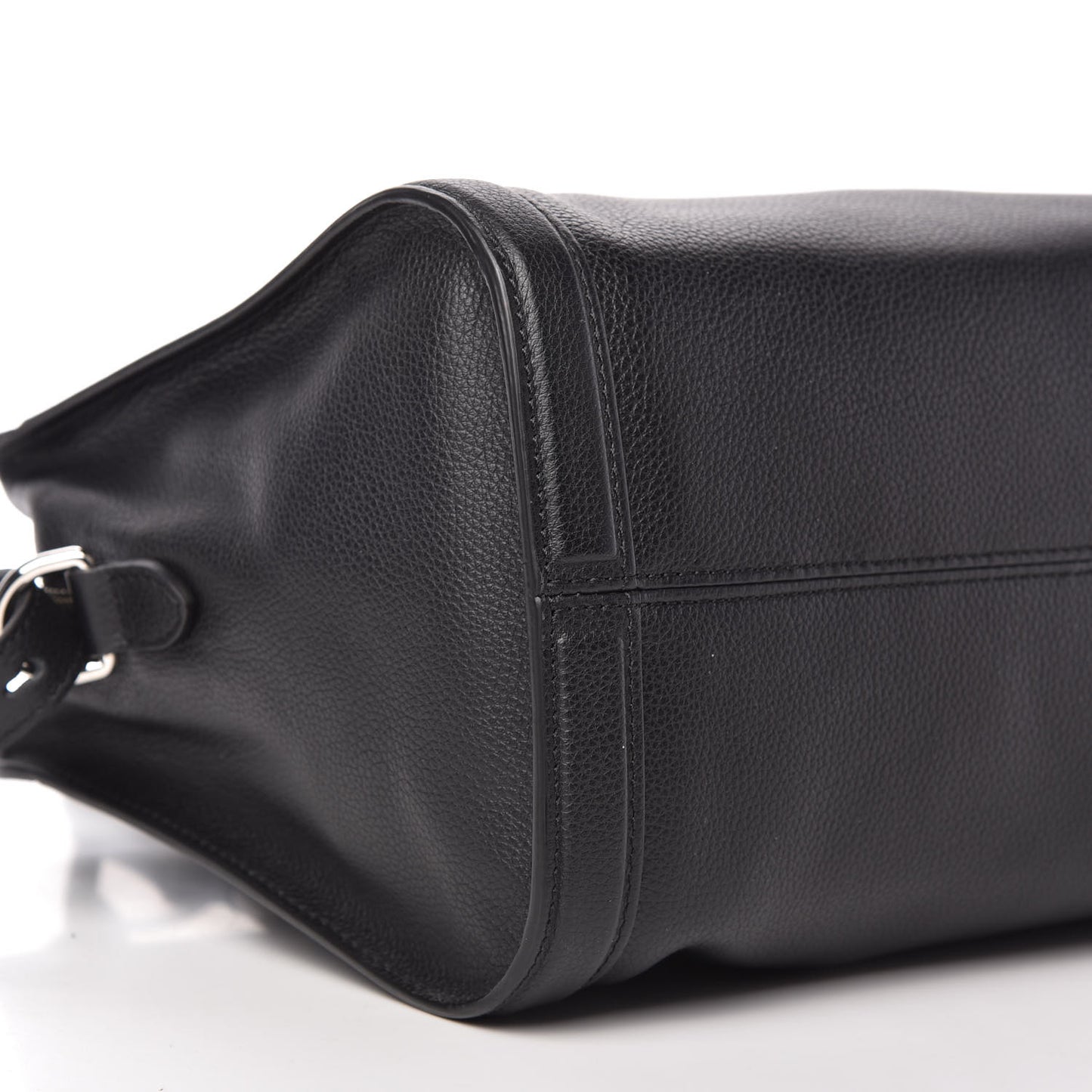 Pebbled Calfskin Small Skull Padlock Zip Around Tote Black