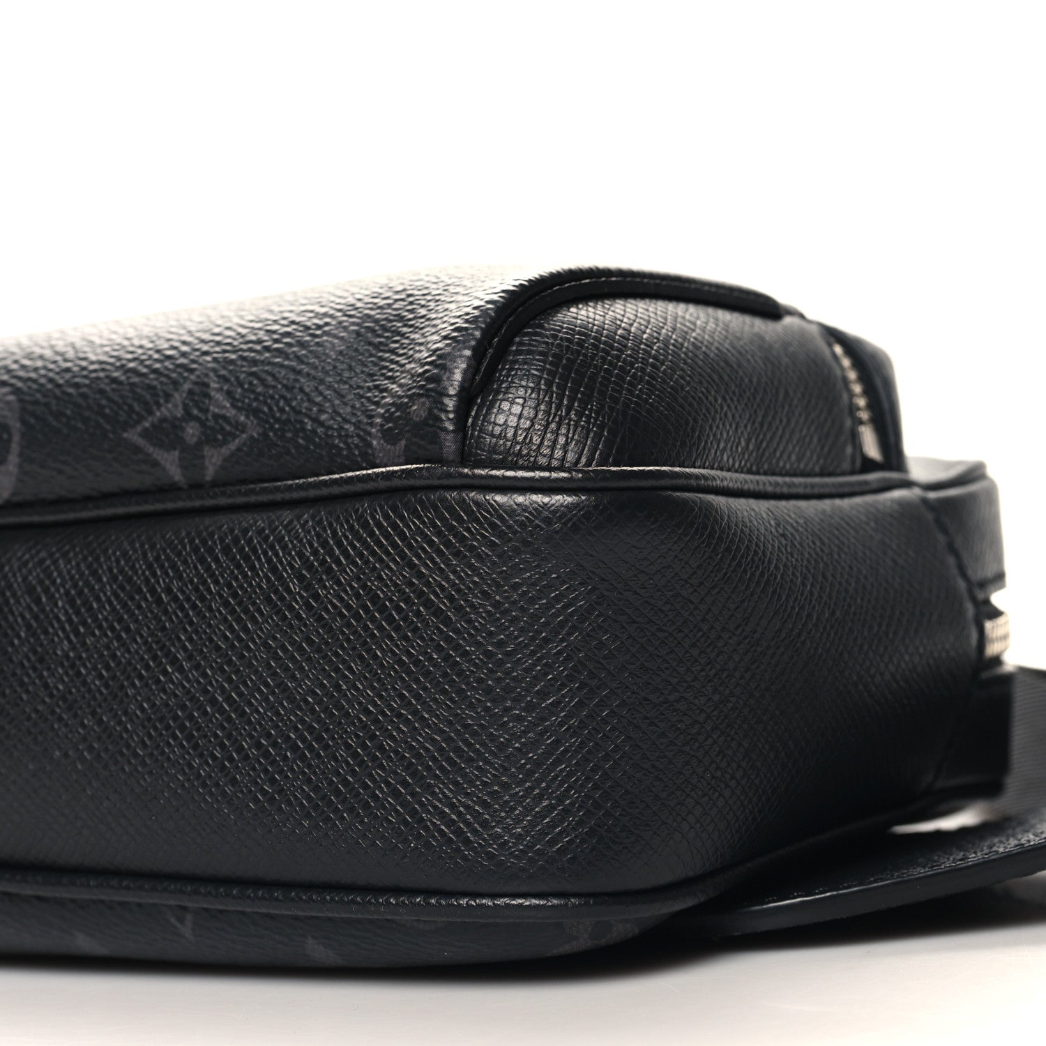 Louis Vuitton Taiga Monogram Outdoor Bumbag Black 9 of 9