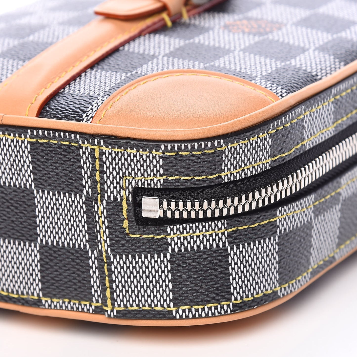 Damier Colors Valisette Verticale