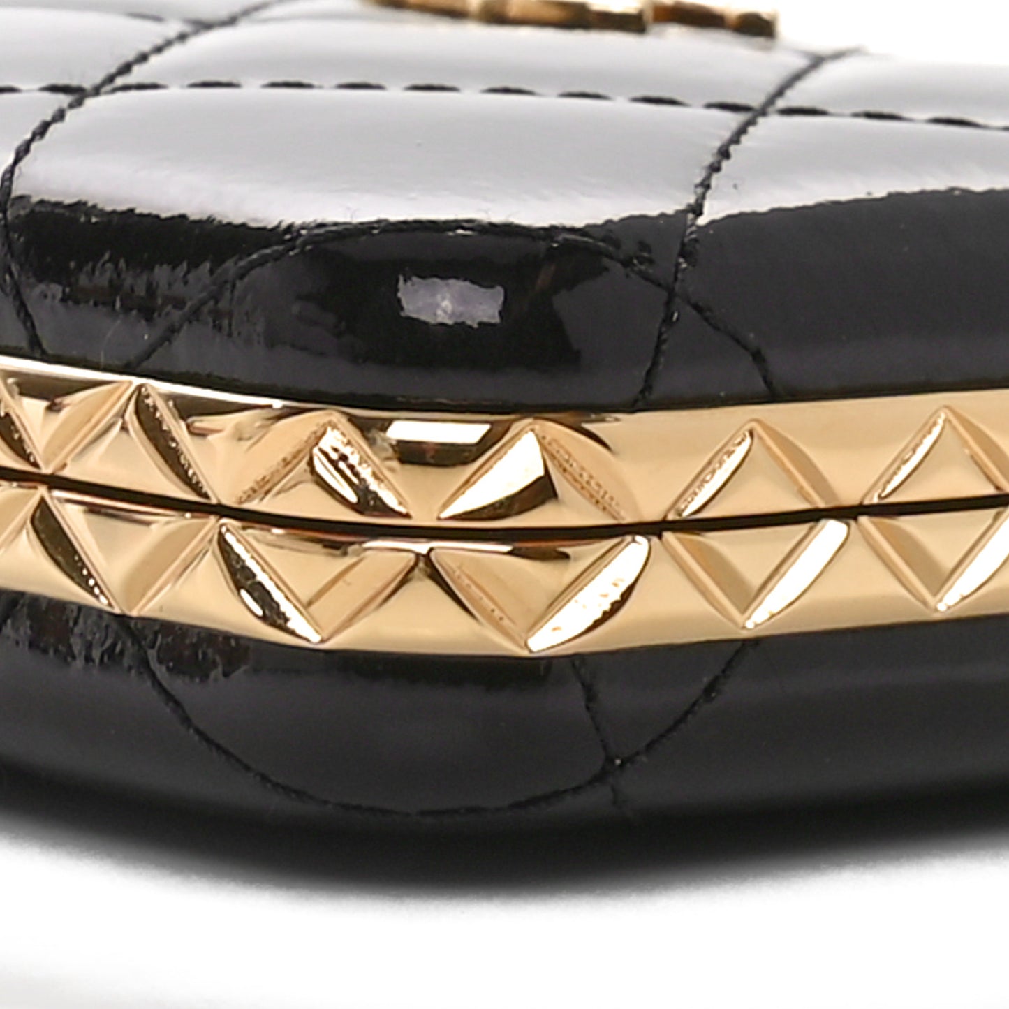 Glazed Goatskin Quilted Small Box With Chain Black