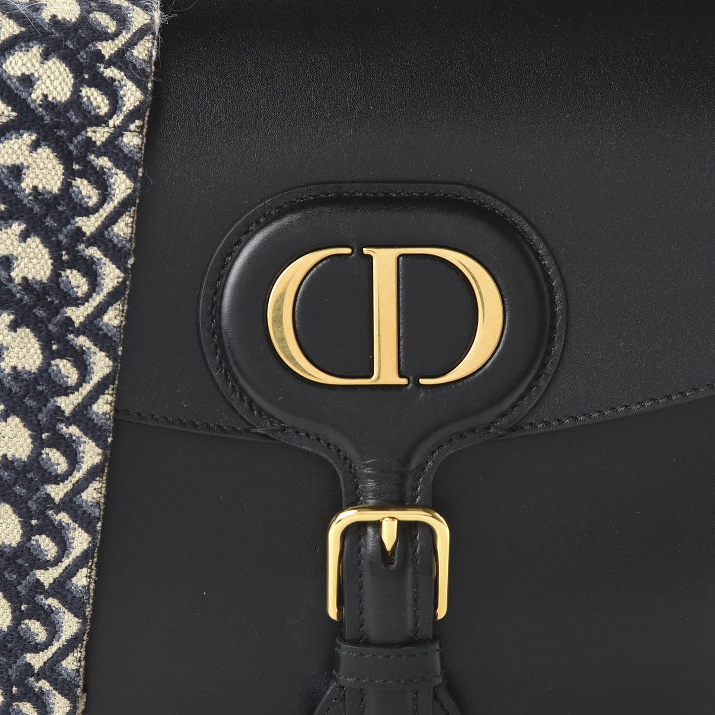 Box Calfskin Large Bobby Flap Black