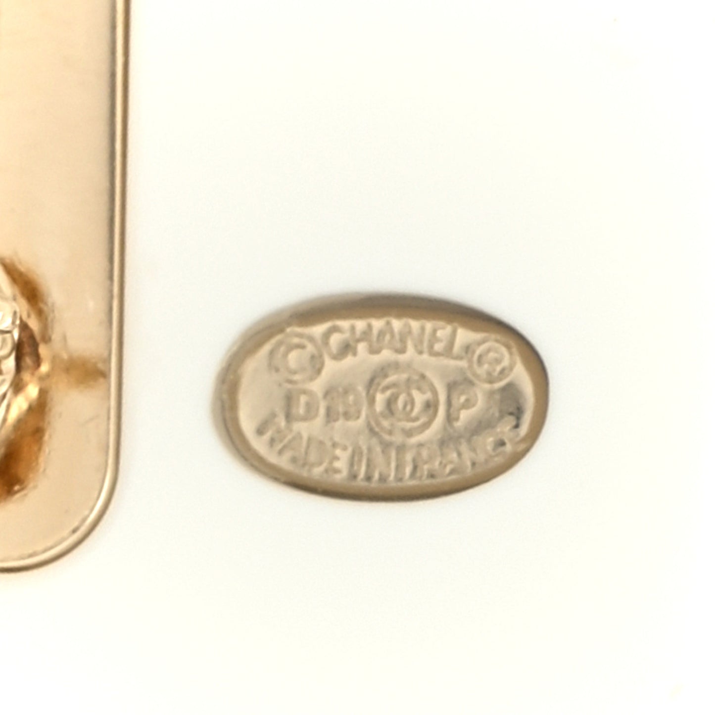 Resin Pearl Tweed Cardigan CC Brooch Black White