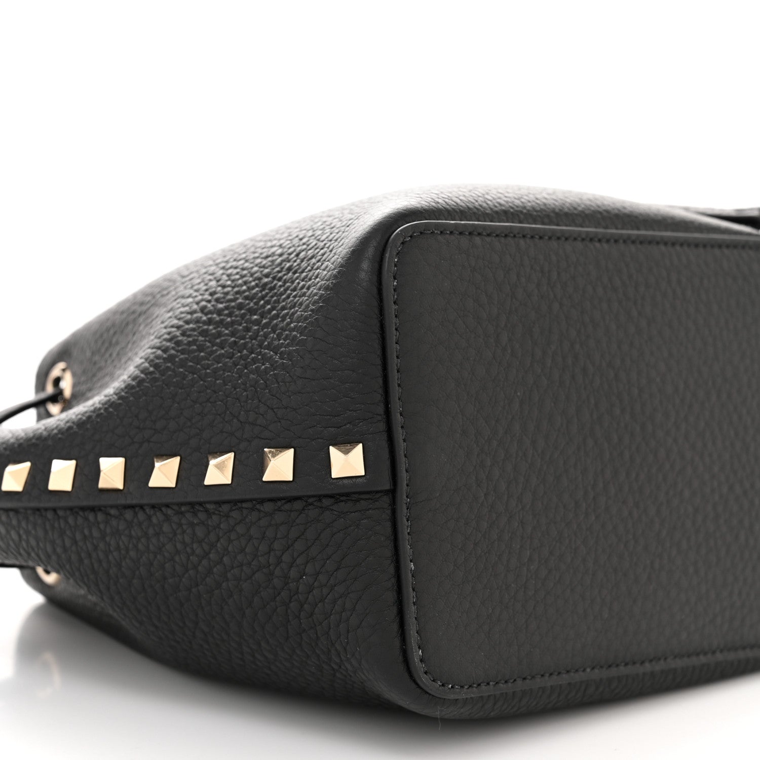 Valentino Garavani Grained Calfskin Rockstud Bucket Bag Black 8 of 9