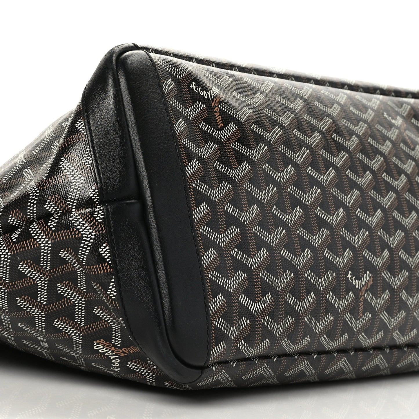 Goyardine Artois MM Black