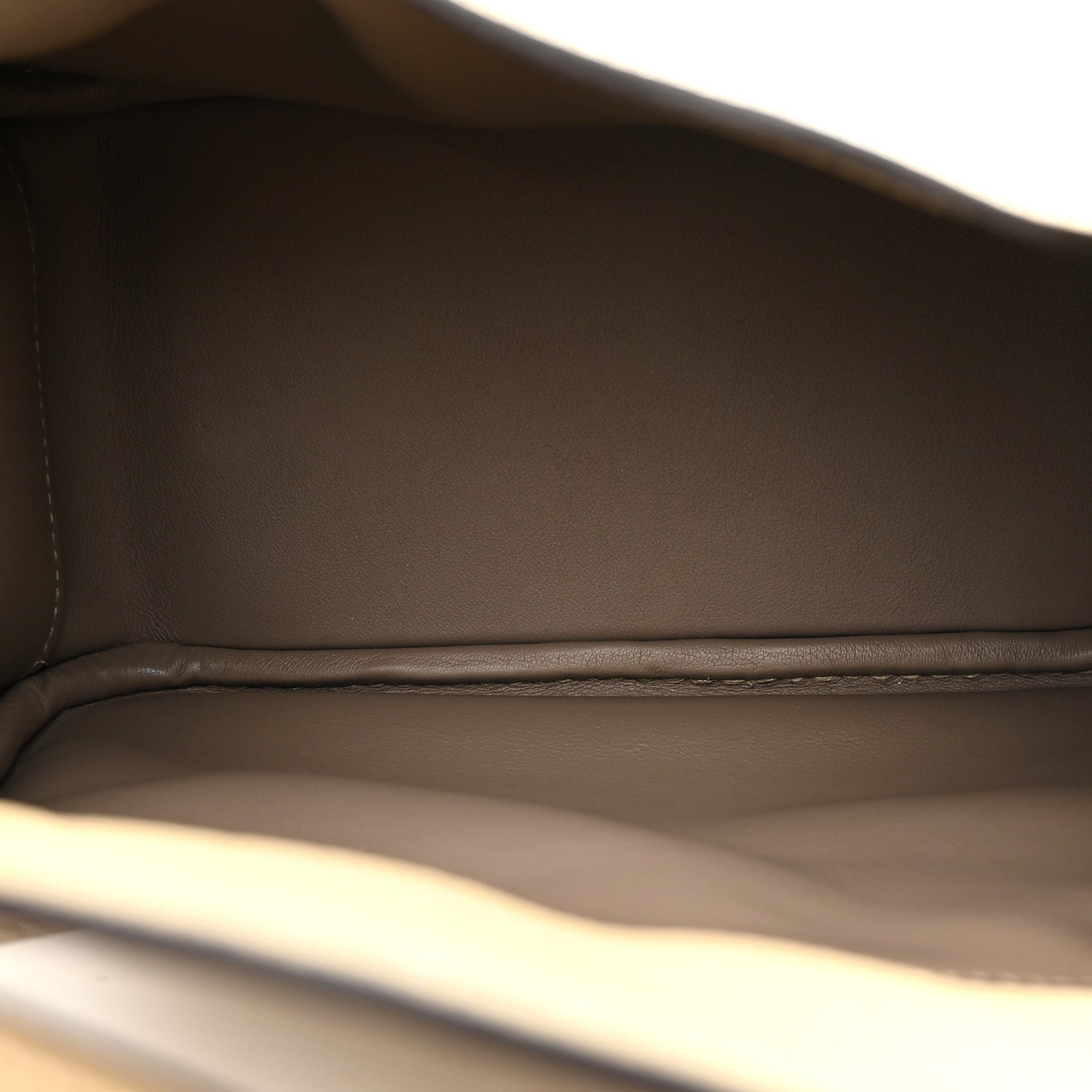 Hermes Taurillon Clemence Mini Lindy 20 Trench 5 of 11