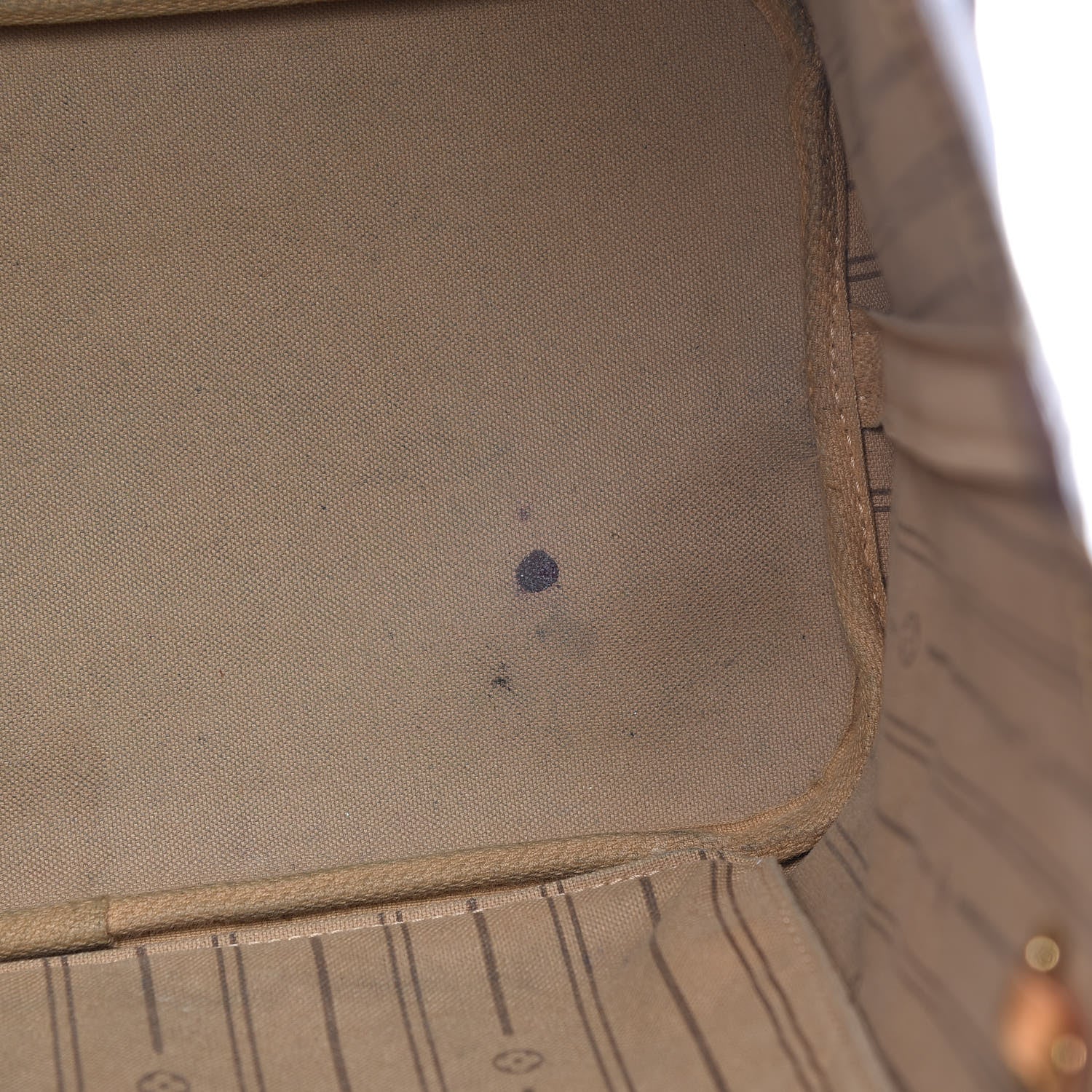 Louis Vuitton Monogram Neverfull MM 24 of 28