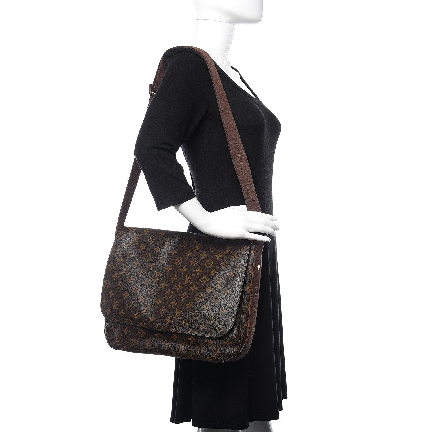 Louis Vuitton Monogram Beaubourg MM Messenger Bag 2 of 9