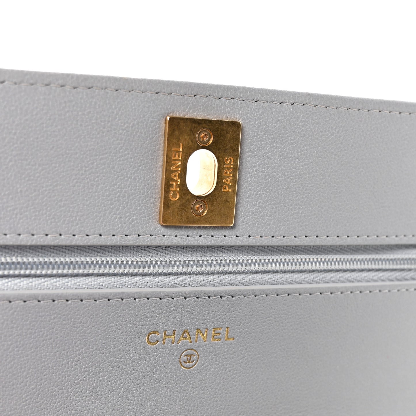 Caviar Quilted Sweetheart Wallet On Chain WOC Grey