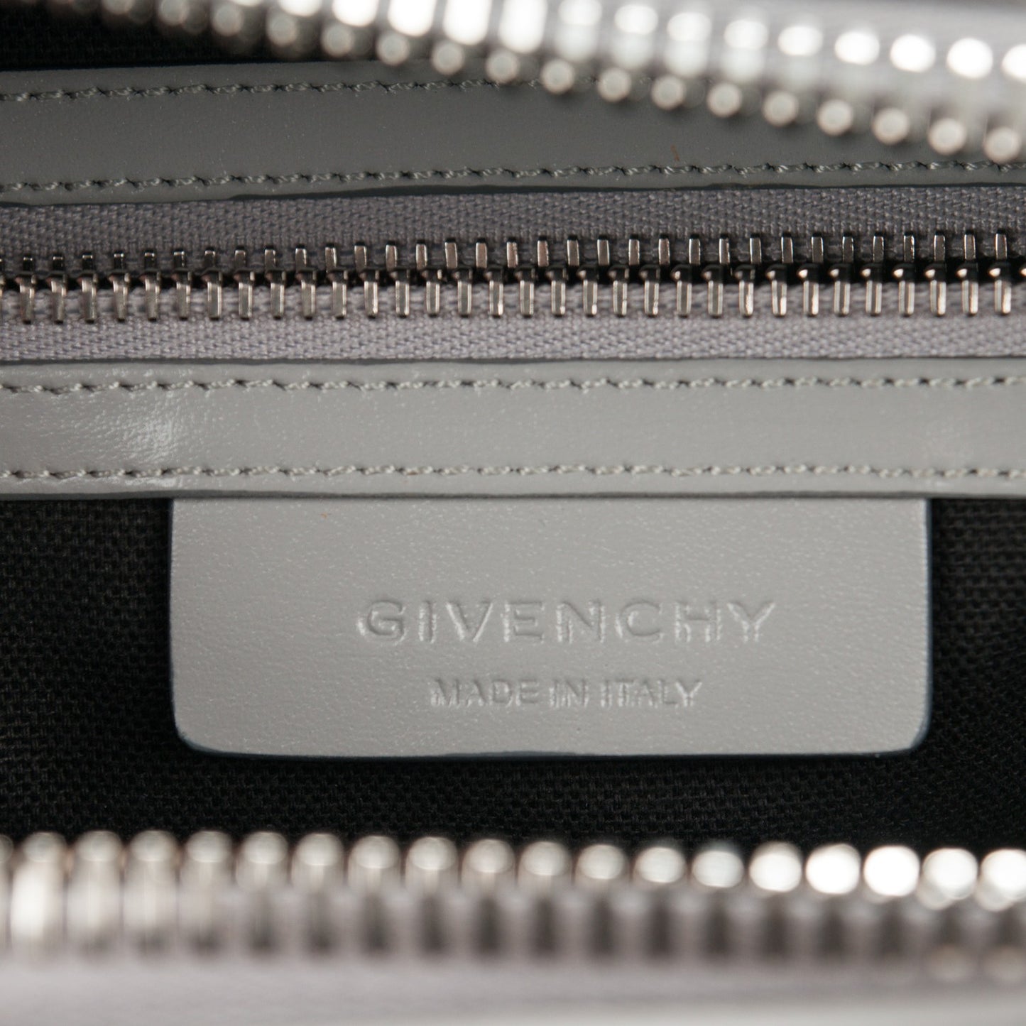 Shiny Lord Calfskin Small Antigona Pearl Grey