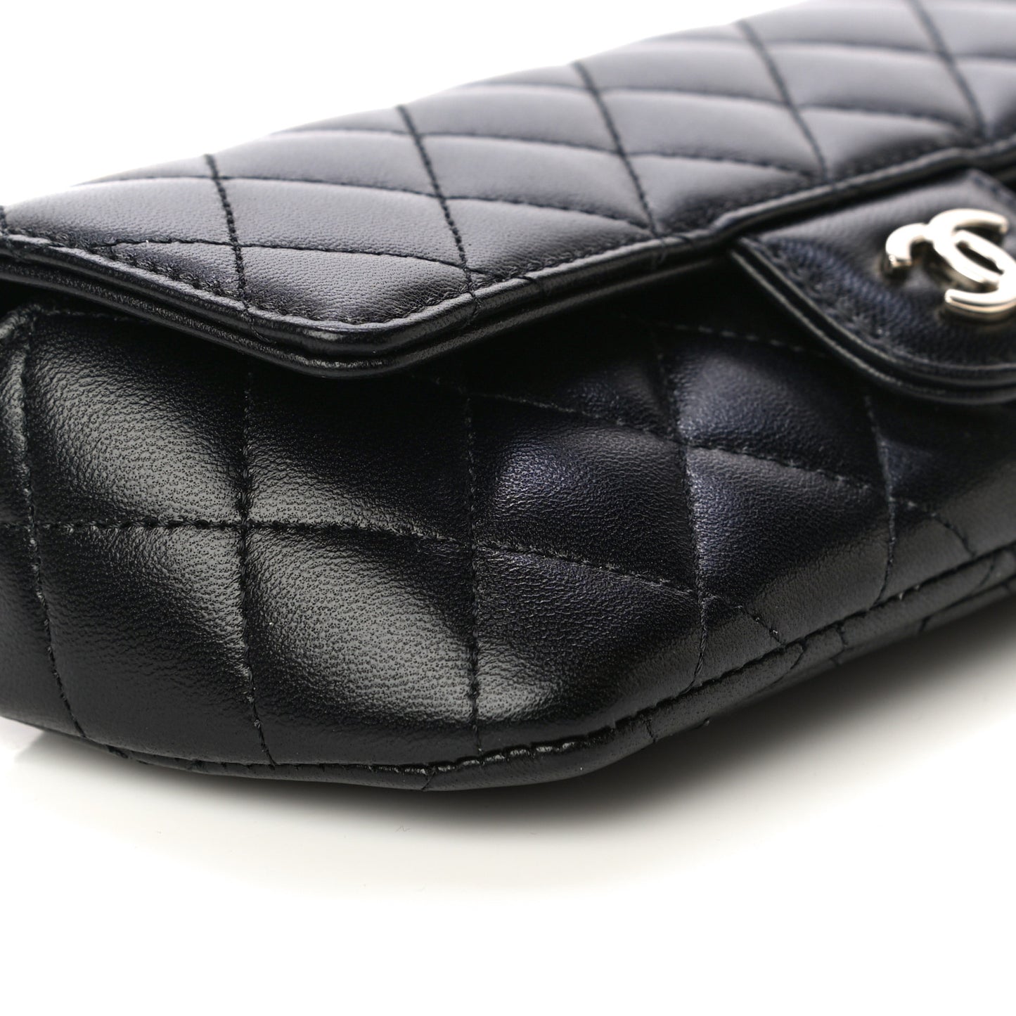 Lambskin Quilted Glasses Case With Chain Black