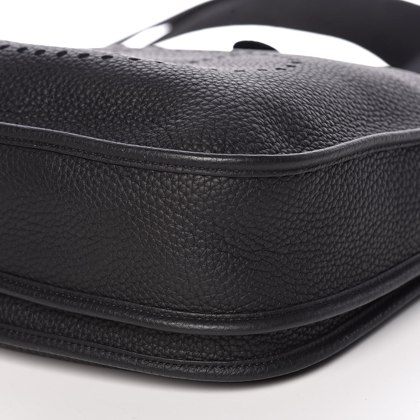 Taurillon Clemence Evelyne III PM Black