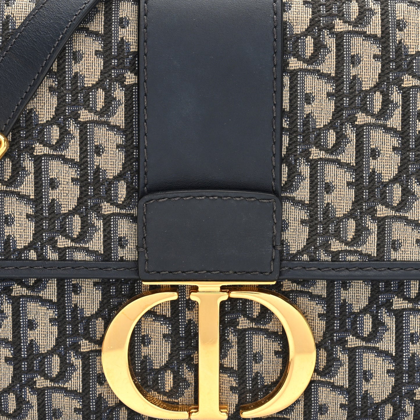 Oblique 30 Montaigne Flap Bag Blue Blue