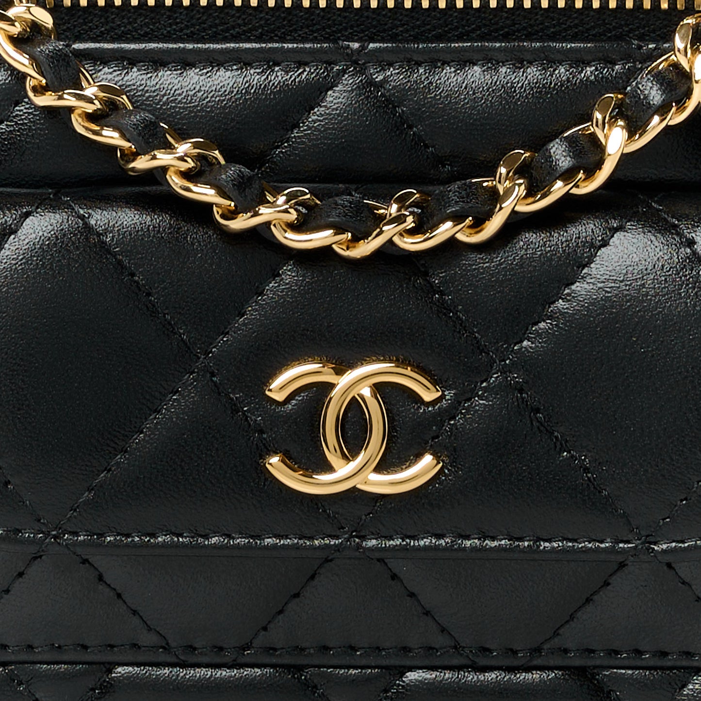 Lambskin Quilted Polly Pocket East West Top Vanity With Chain Black