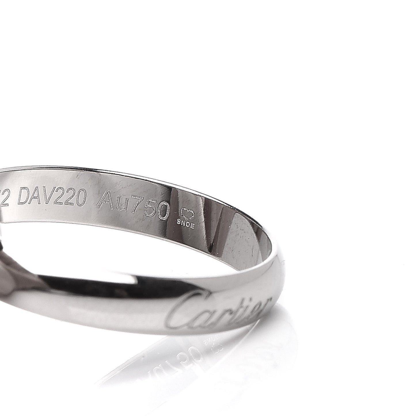 18K White Gold Classic Trinity Ring 52 6