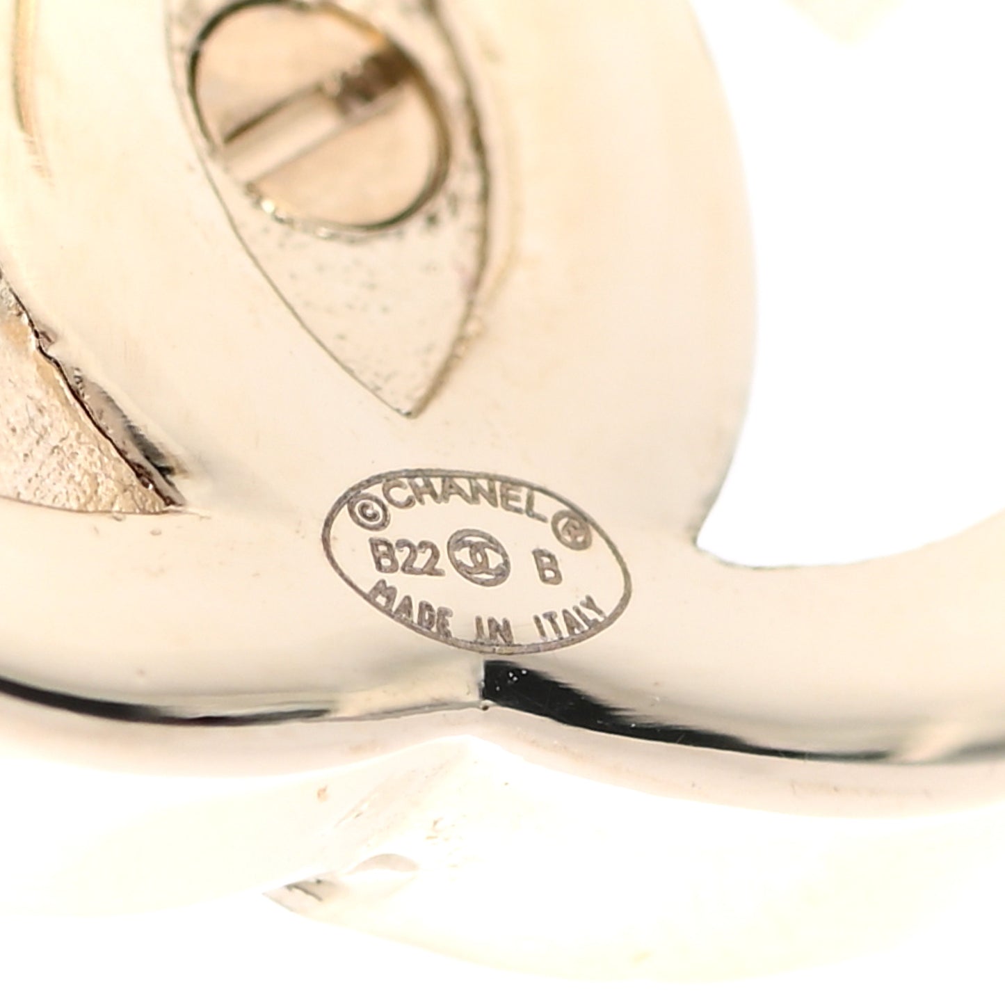 Metal Logo CC Turnlock Earrings Gold