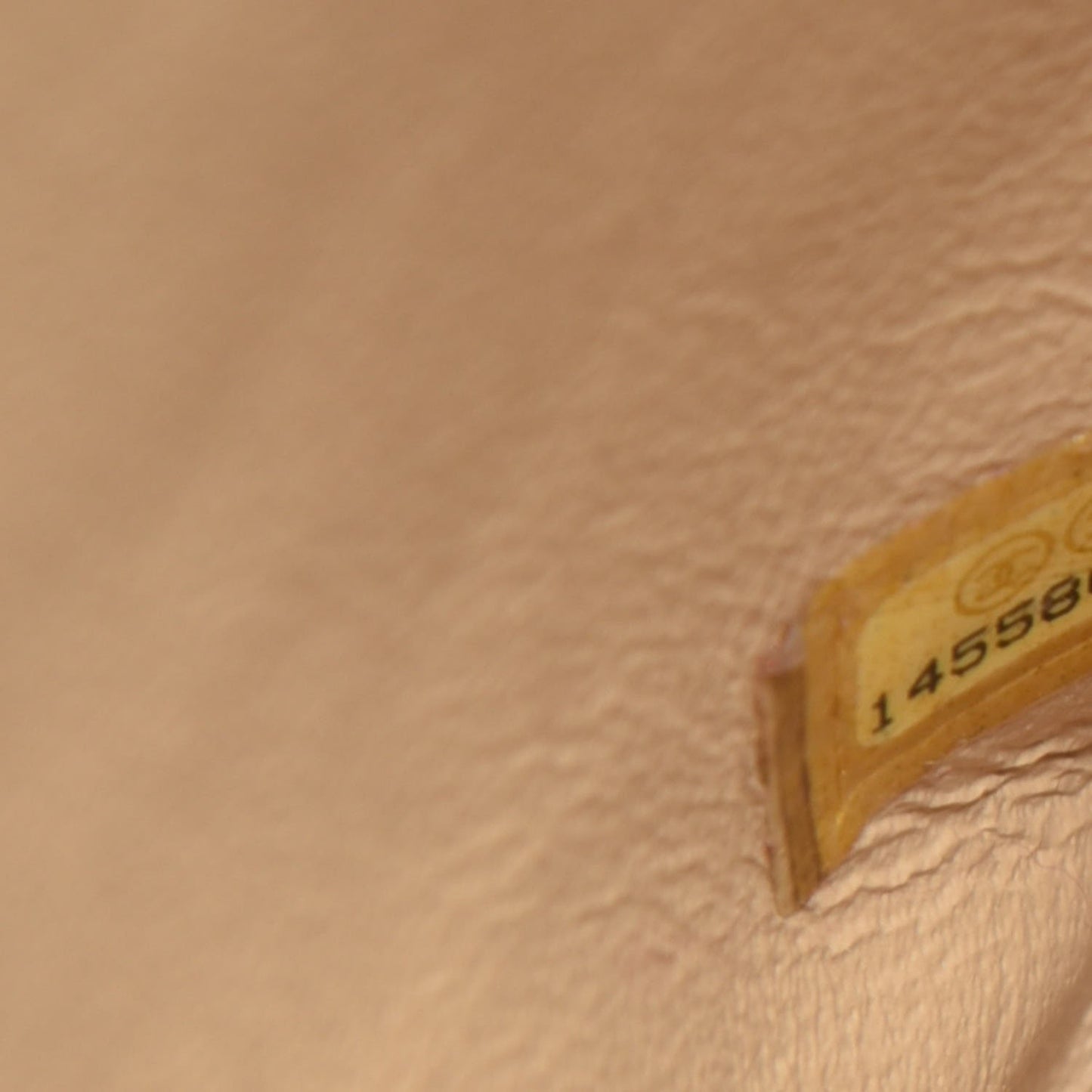 Caviar Quilted Jumbo Double Flap Beige Clair