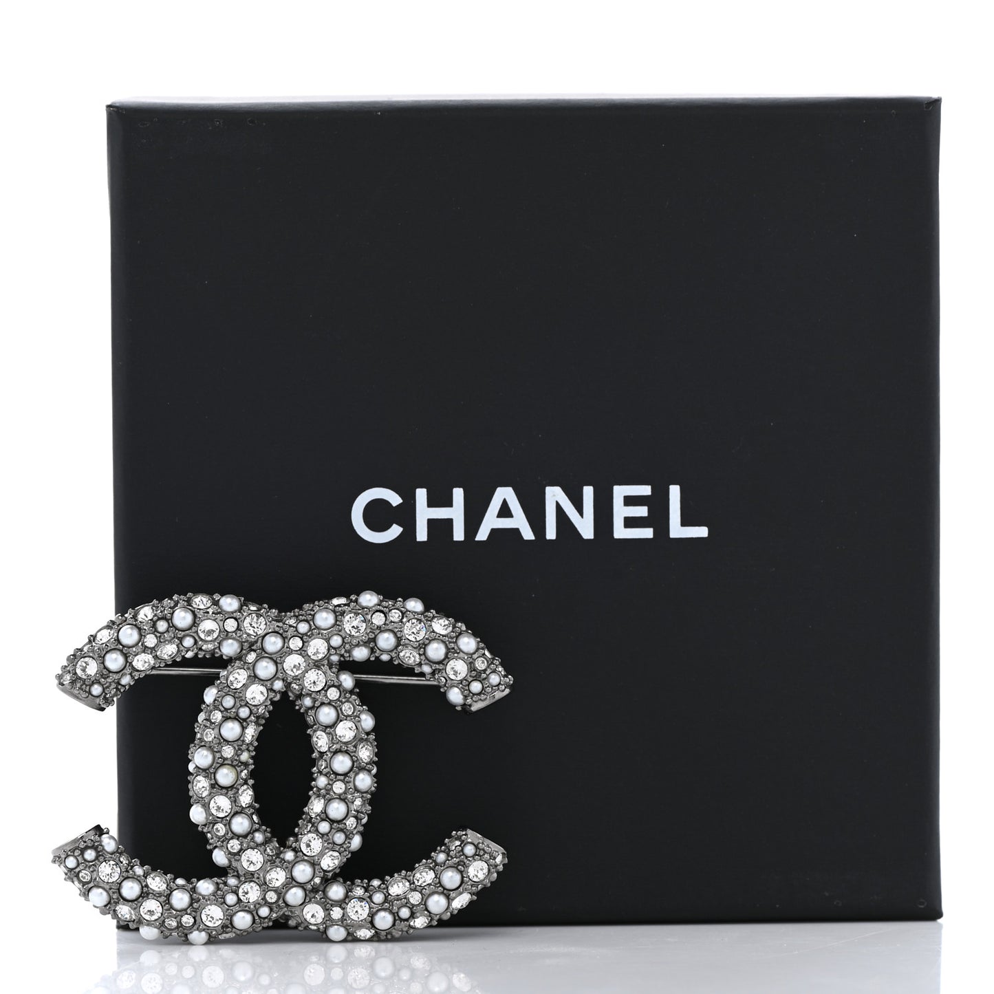 Crystal Pearl Caviar CC Brooch Silver