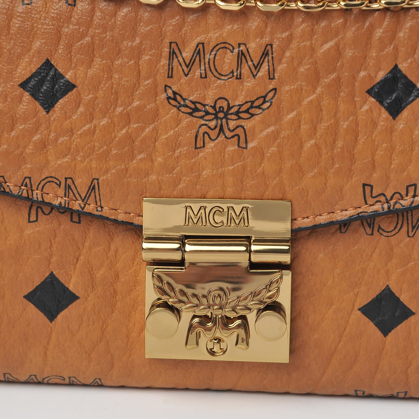 Visetos Large Patricia Chain Wallet Cognac