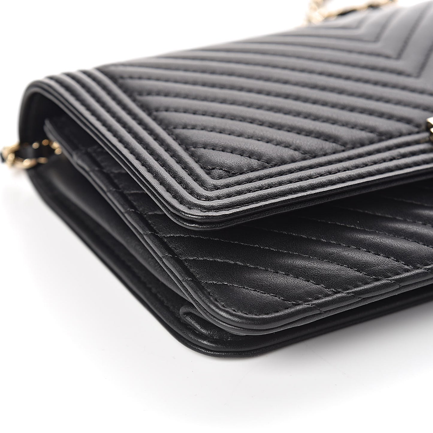 Calfskin Chevron Boy Wallet On Chain WOC Black