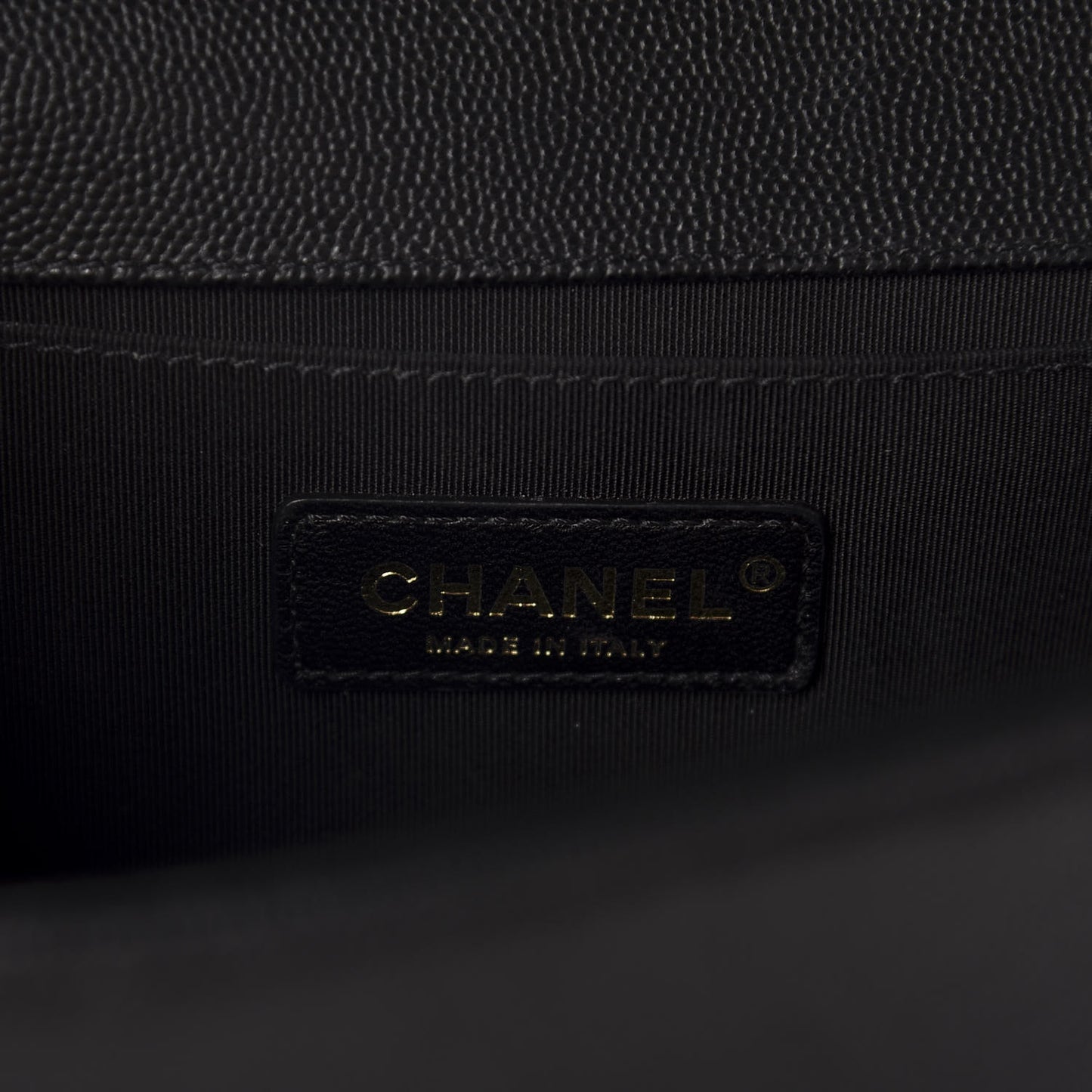 Caviar Quilted Medium Boy Flap Black