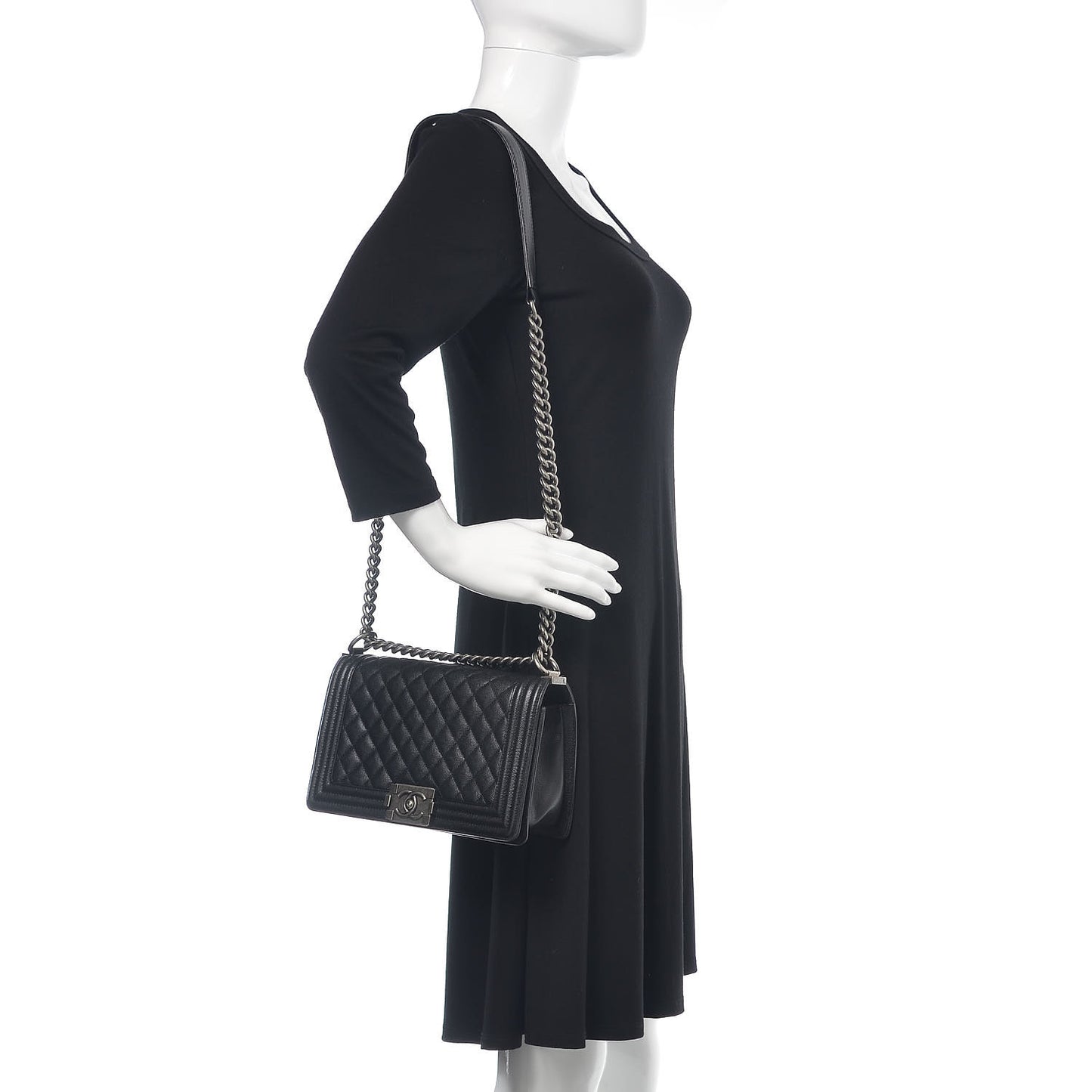 Caviar Quilted Medium Boy Flap Black
