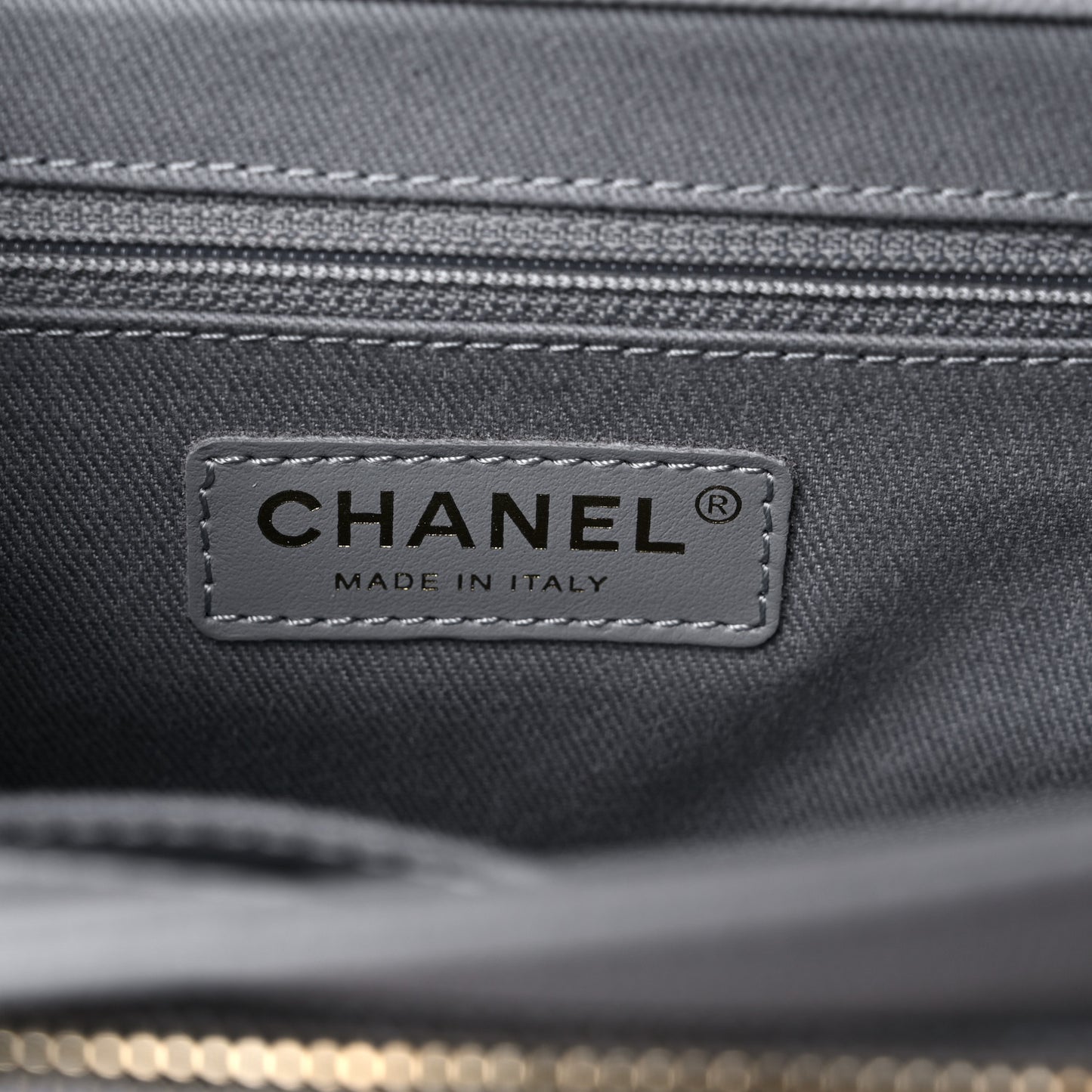 Caviar Quilted Small Business Affinity Flap Grey